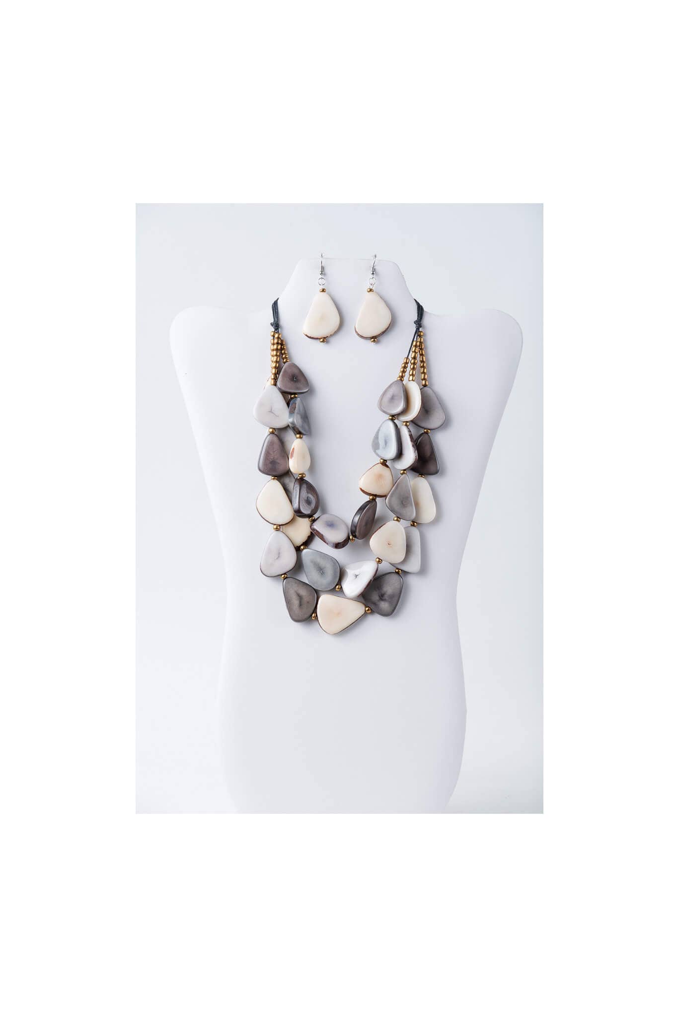 TaguArtsy – wholesale Smycken – Zaley Three Stranded Organic Tagua halsband och örhängen1