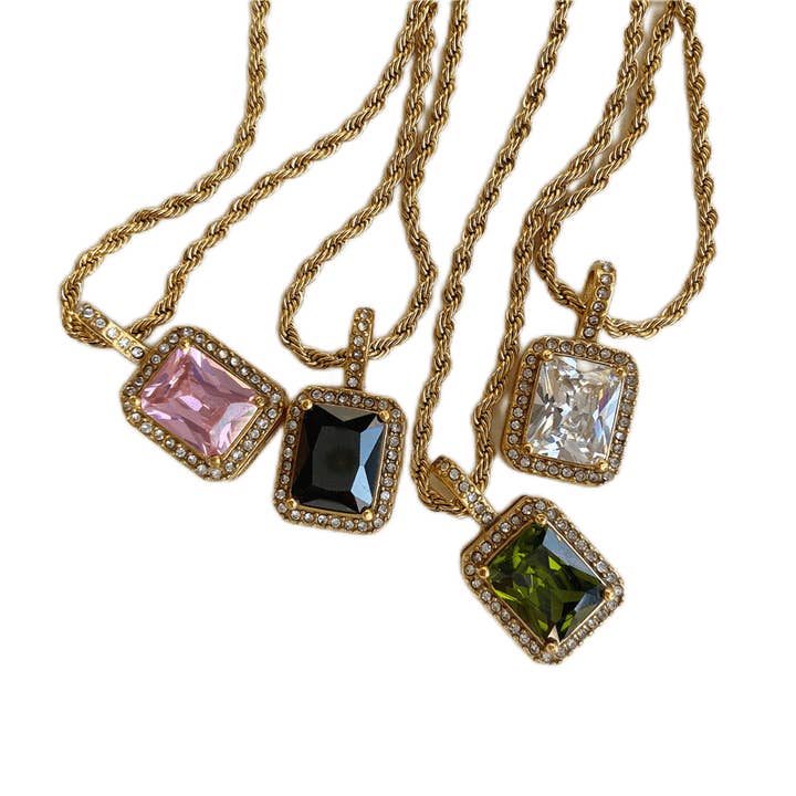 BRYANNA-HALSKETTE MIT ANHÄNGER für den Großhandel von Katie Rae Collection