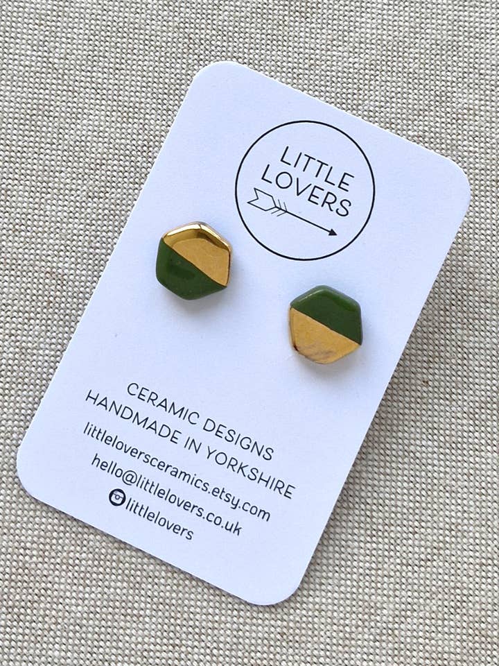 Orecchini a bottone Carrie per la vendita all'ingrosso da parte di Little Lovers