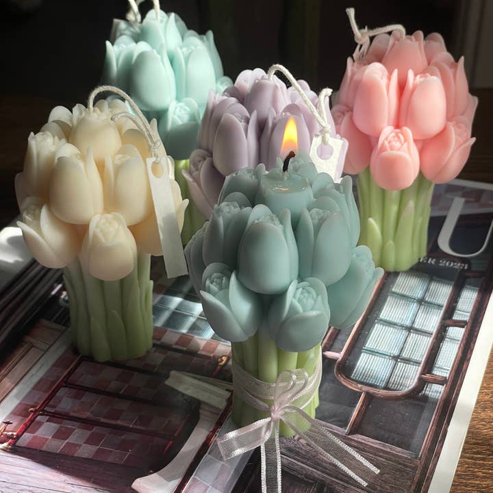Eloise and Oliver - Wholesale Novelty Candle - Tulip Bouquet