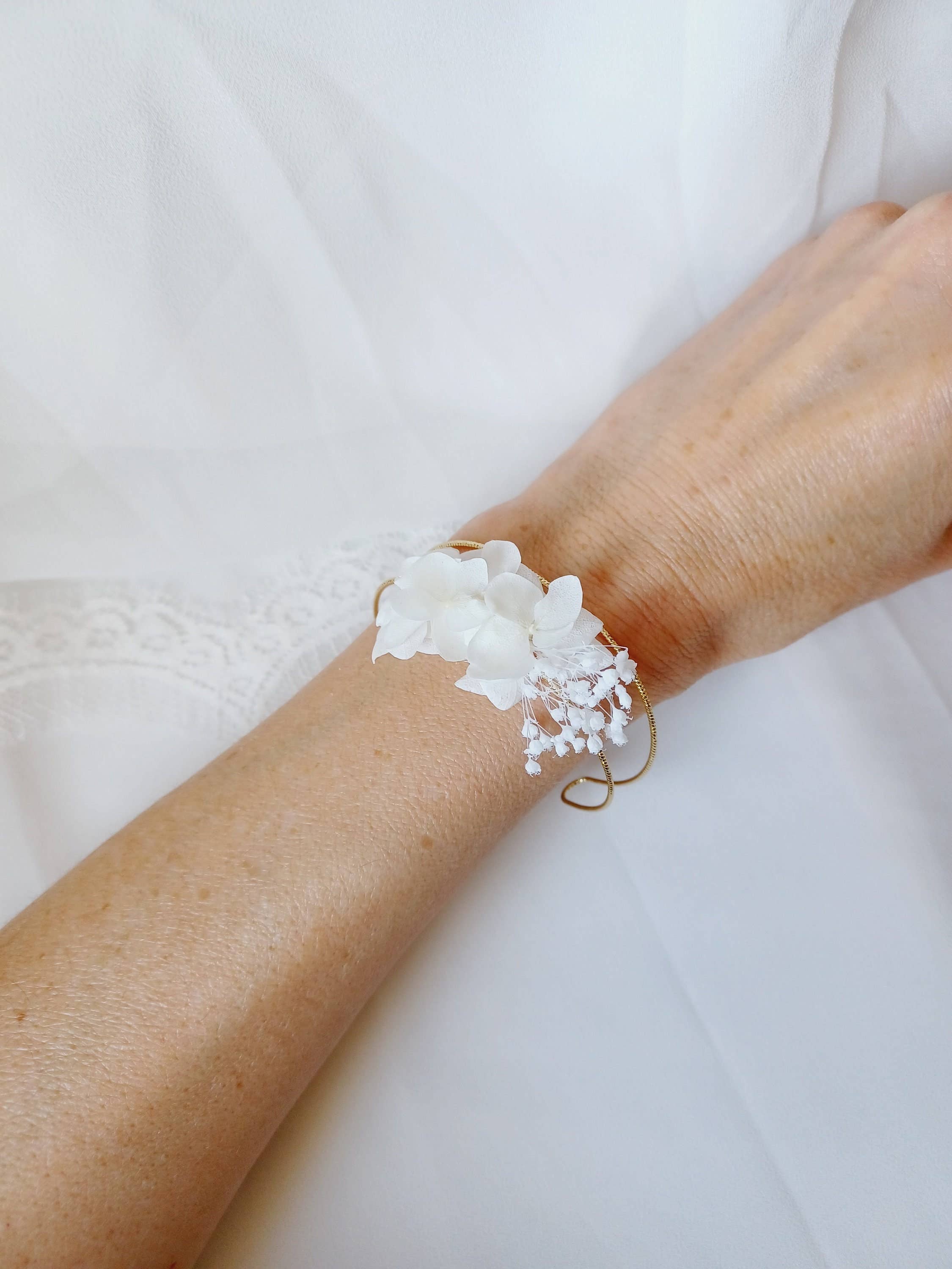 L'atelier du 6 - Wholesale Charm/Dangle Bracelet - Ania- White Flower Wedding Bracelet- Double Cuff1
