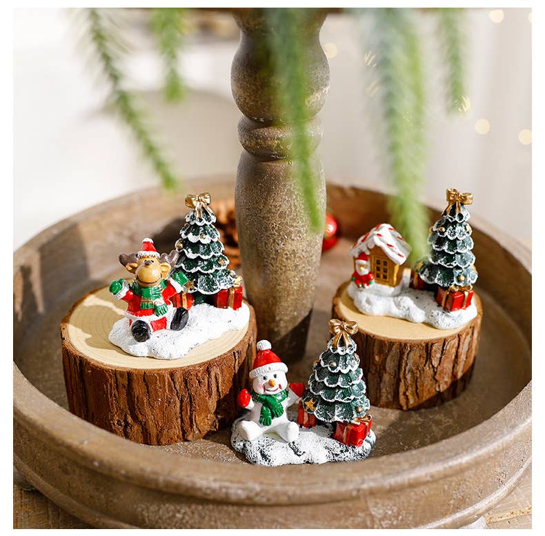 Tourtiwi - Wholesale Christmas Decoration - Festive Christmas Tree Miniature Resin Winter Decorations3