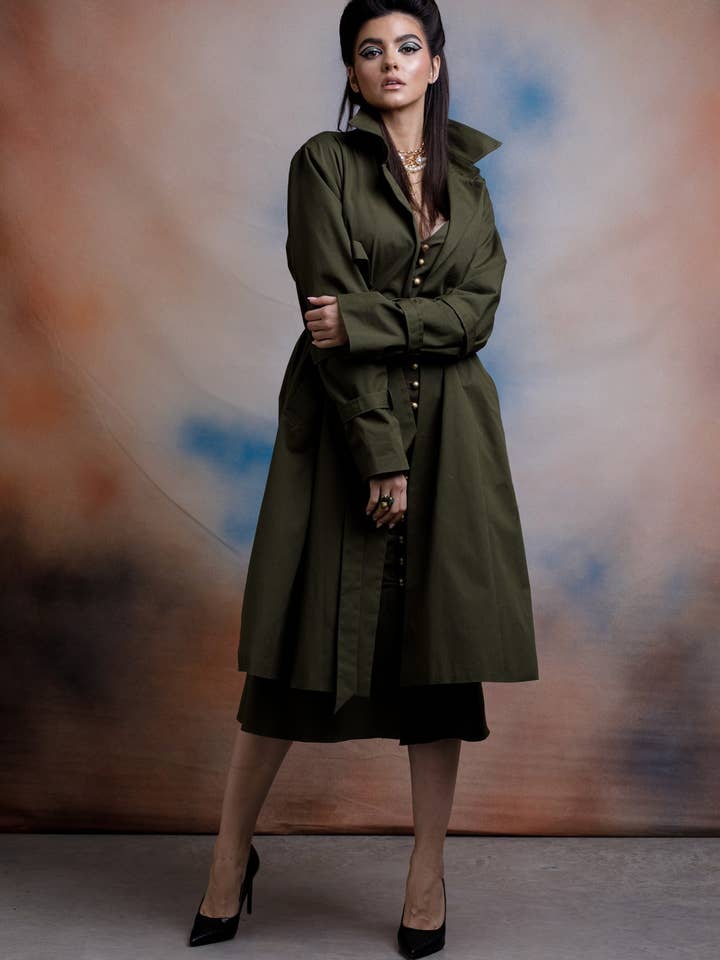 Muhire Trenchcoat in Longline-Silhouette für den Großhandel von MUHIRE SRL