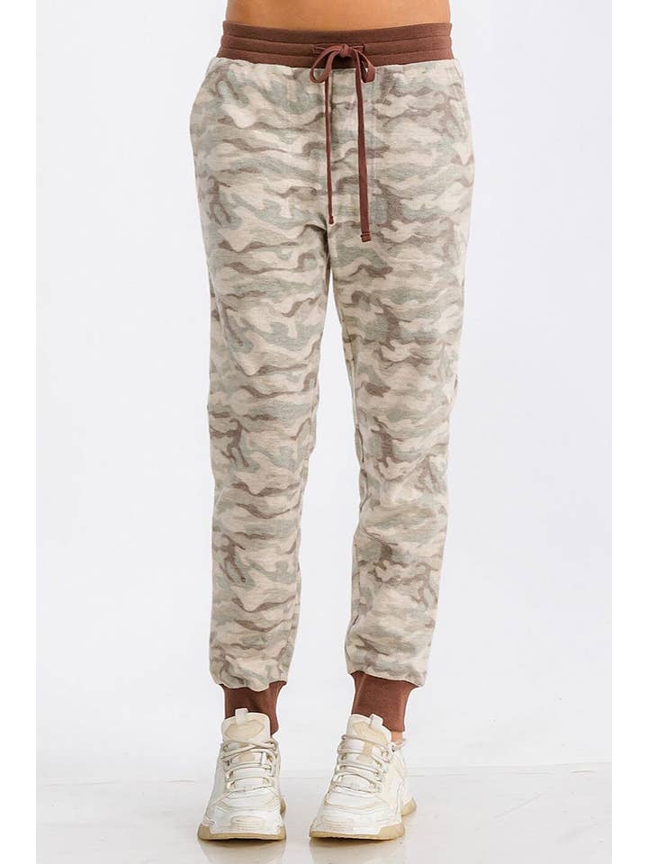 ROUSSEAU - Wholesale Pants - Women's - ELASTIC WAIST FRONT POCKET CAMO FLEECE SWEATPANTS2
