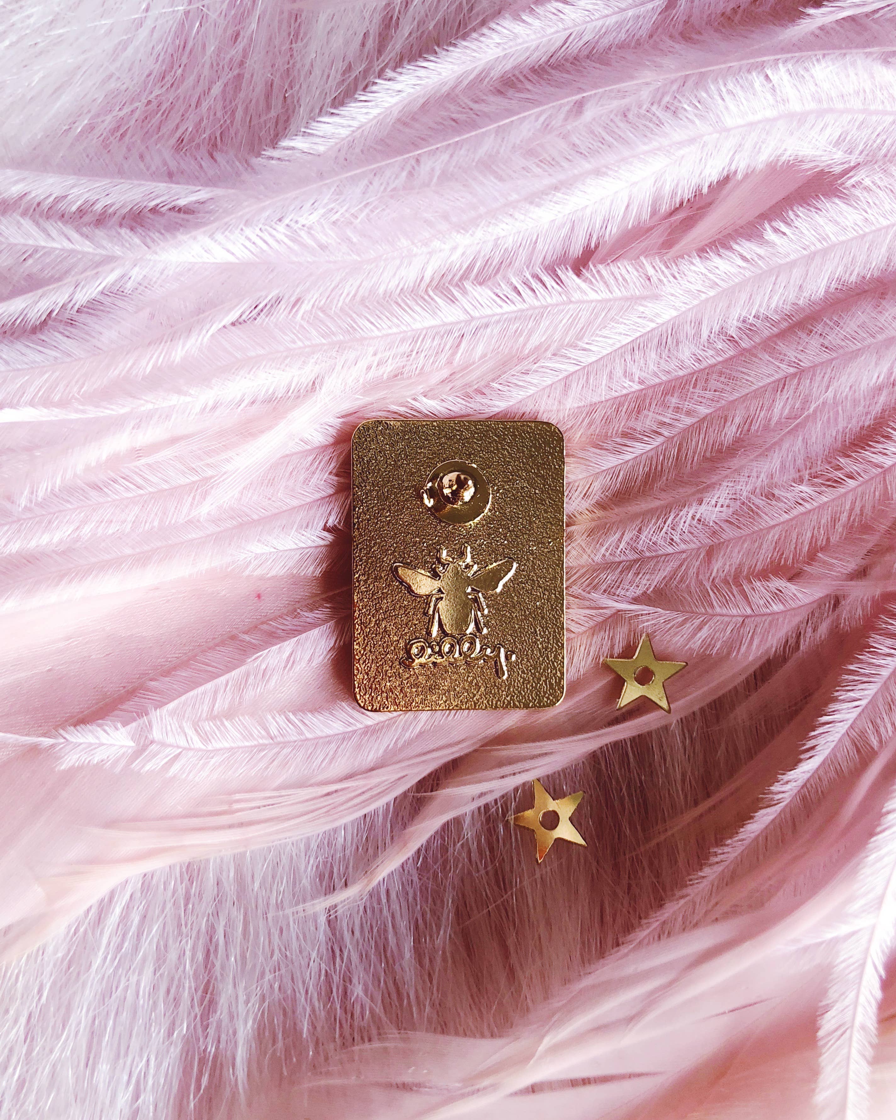 Lilly Baik - Wholesale Lapel Pin/Button - Queen of Hearts Playing Card Enamel Pin3