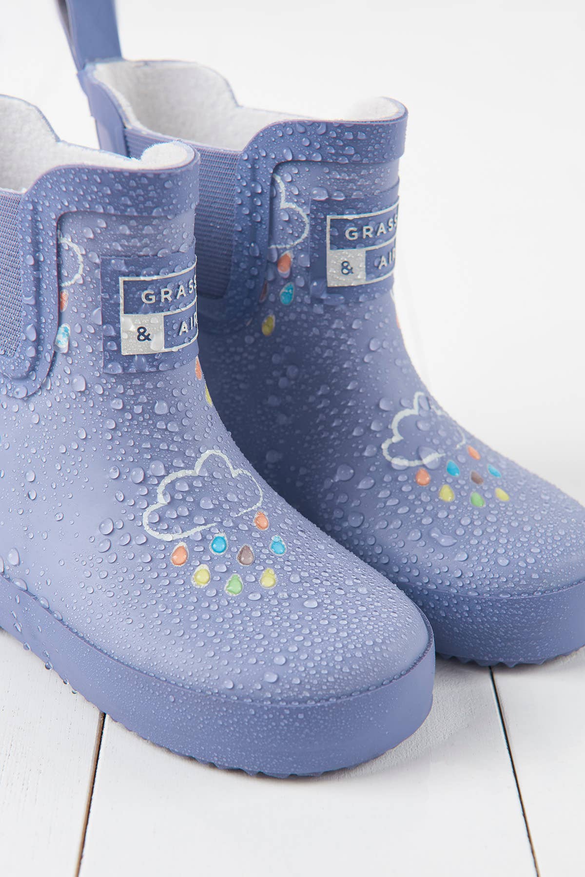 Grass & Air - Wholesale Rain Boots - Kids - Lavender Short Colour-Changing Kids Wellies1