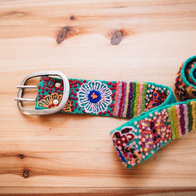 Madeline Parks® - Wholesale Riem - Dames - Met de hand geborduurde riem met vlinder2