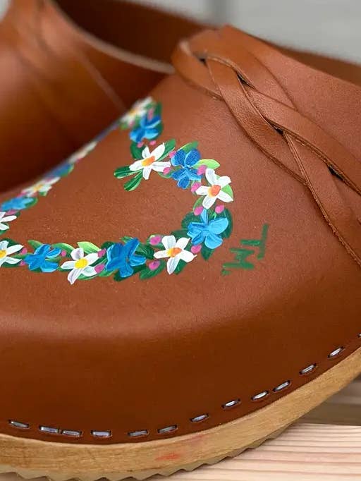 Tessa & Mimmi Clogs of Sweden - Wholesale Clogs - Women's - Suntanned Flower Heart Clogs3