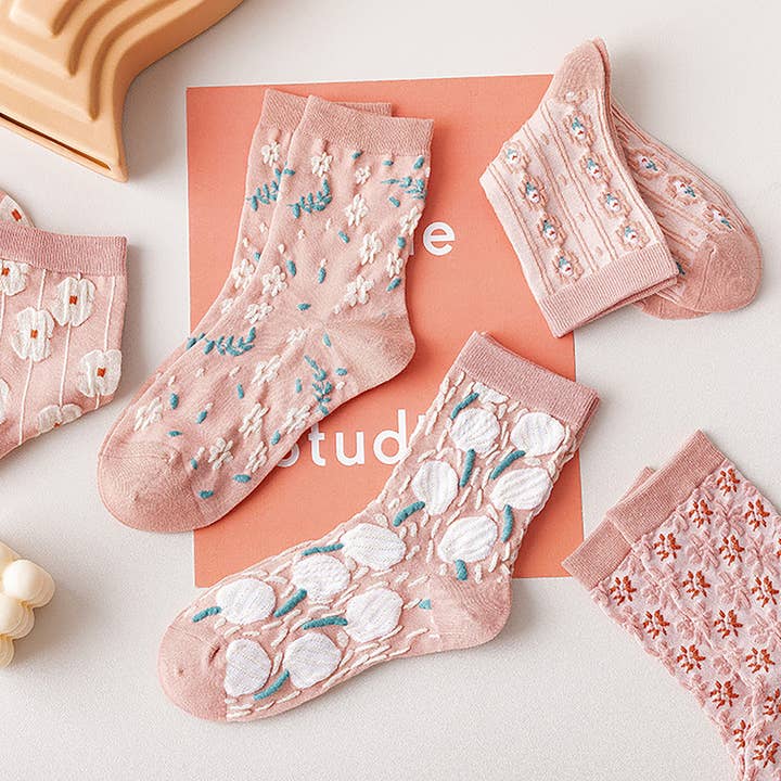 Ivedin - Vendita all'ingrosso Calzini - Donna - Confezione di Calzini in Cotone con Fiori Ricamati per Donna7