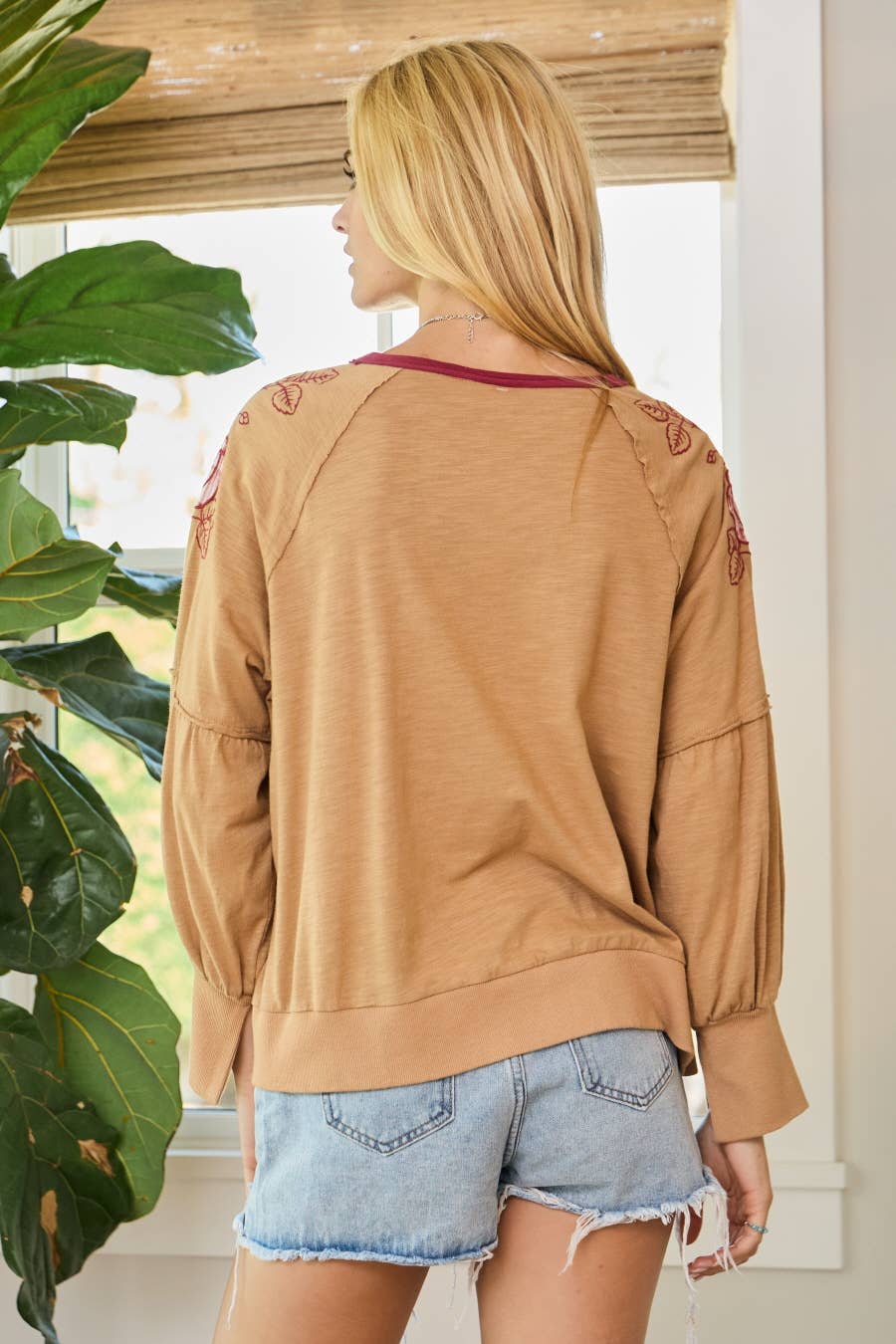 Oddi – wholesale Knit top – Women's – Raglan Long Sleeve Top With Embroidery Detail3