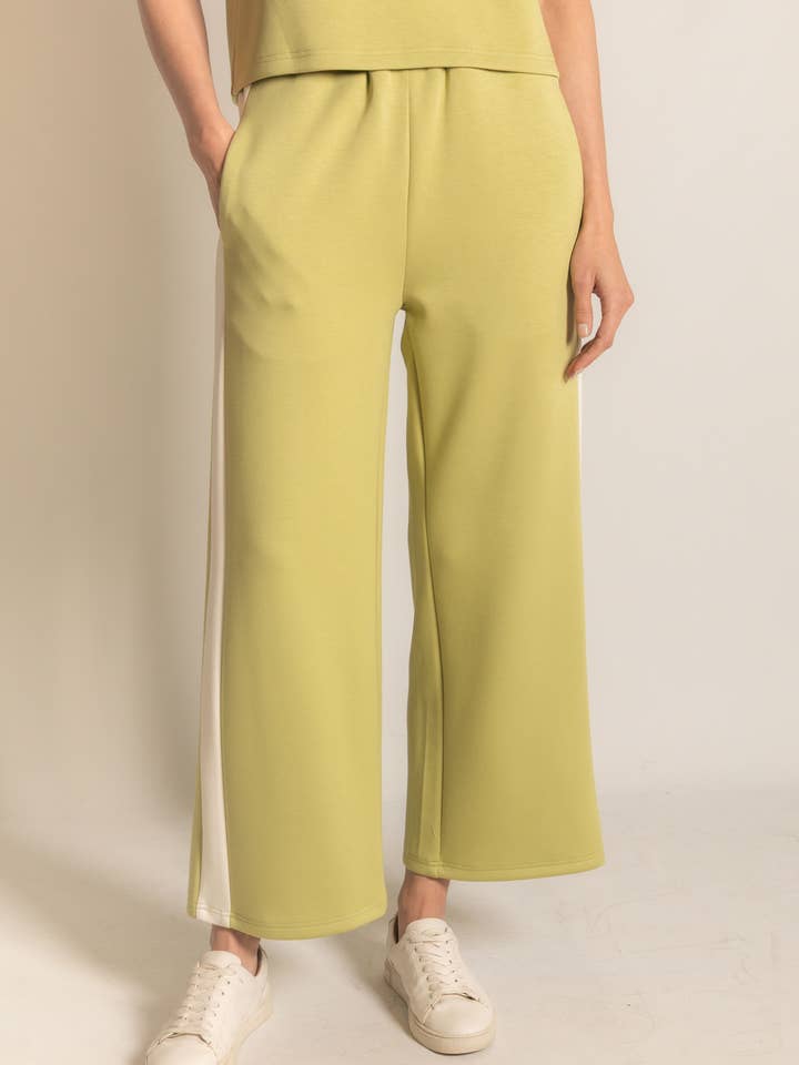 P. CILL - Vente Pantalon – femme - Pantalon à jambes larges P. CILL Butter Modal à rayures latérales66