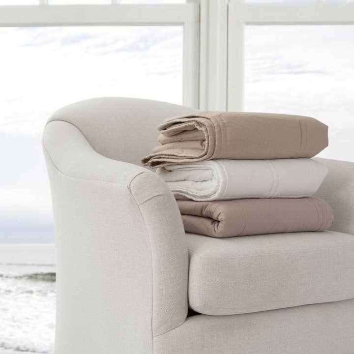 Greige Isadora Beach House Matelasse Cotton Throw – Soft throw for wholesale on Faire3