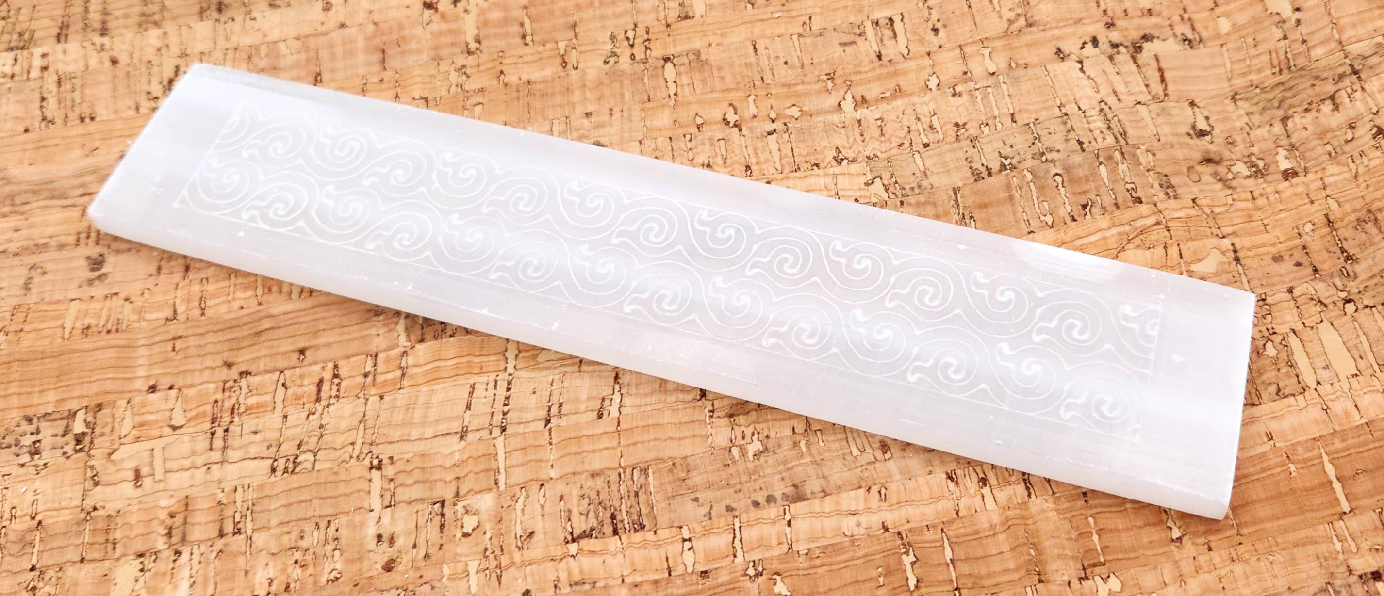 Meraki Gemstones - Vente Plaques de charge pour cristal - Barre/plateau de chargement en sélénite gravé avec motifs tourbillonnants - Environ 20 cm2