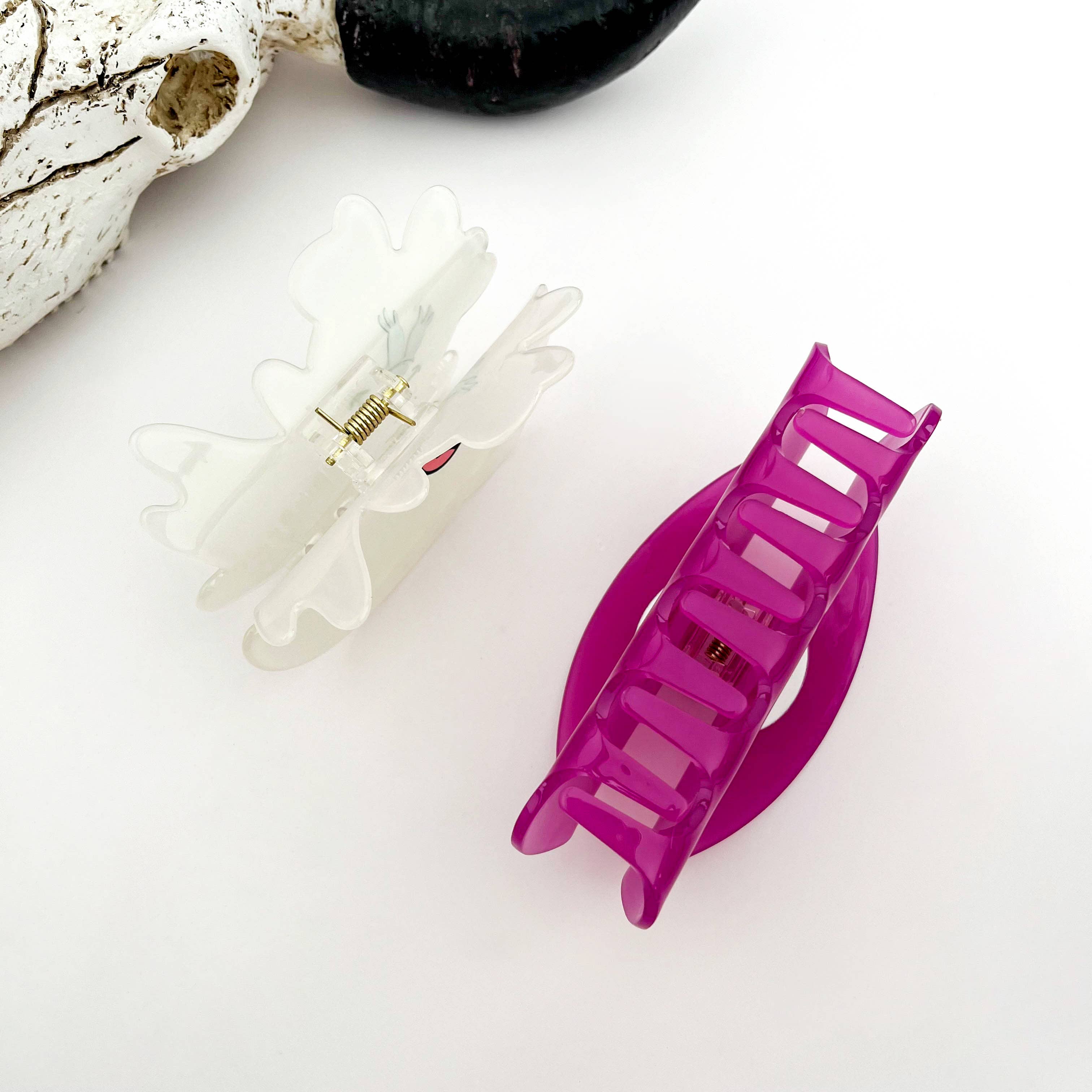 mildstyles - Wholesale Hair Clip - Women's - Cute Cyclops Ghost Acrylic Claw Clip – Spooky & Fun
2