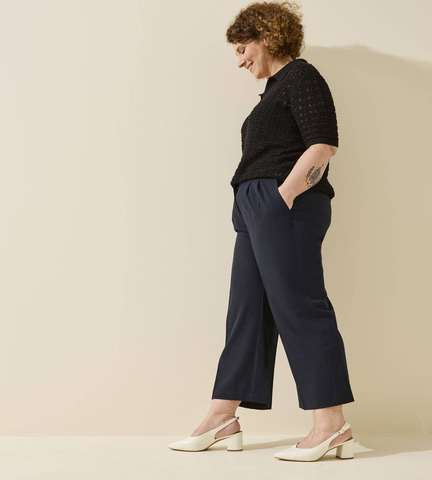 Gabylou - Wholesale Low Heels - Women's - Adjustable wide-fit heeled sandals H - Model Lea10