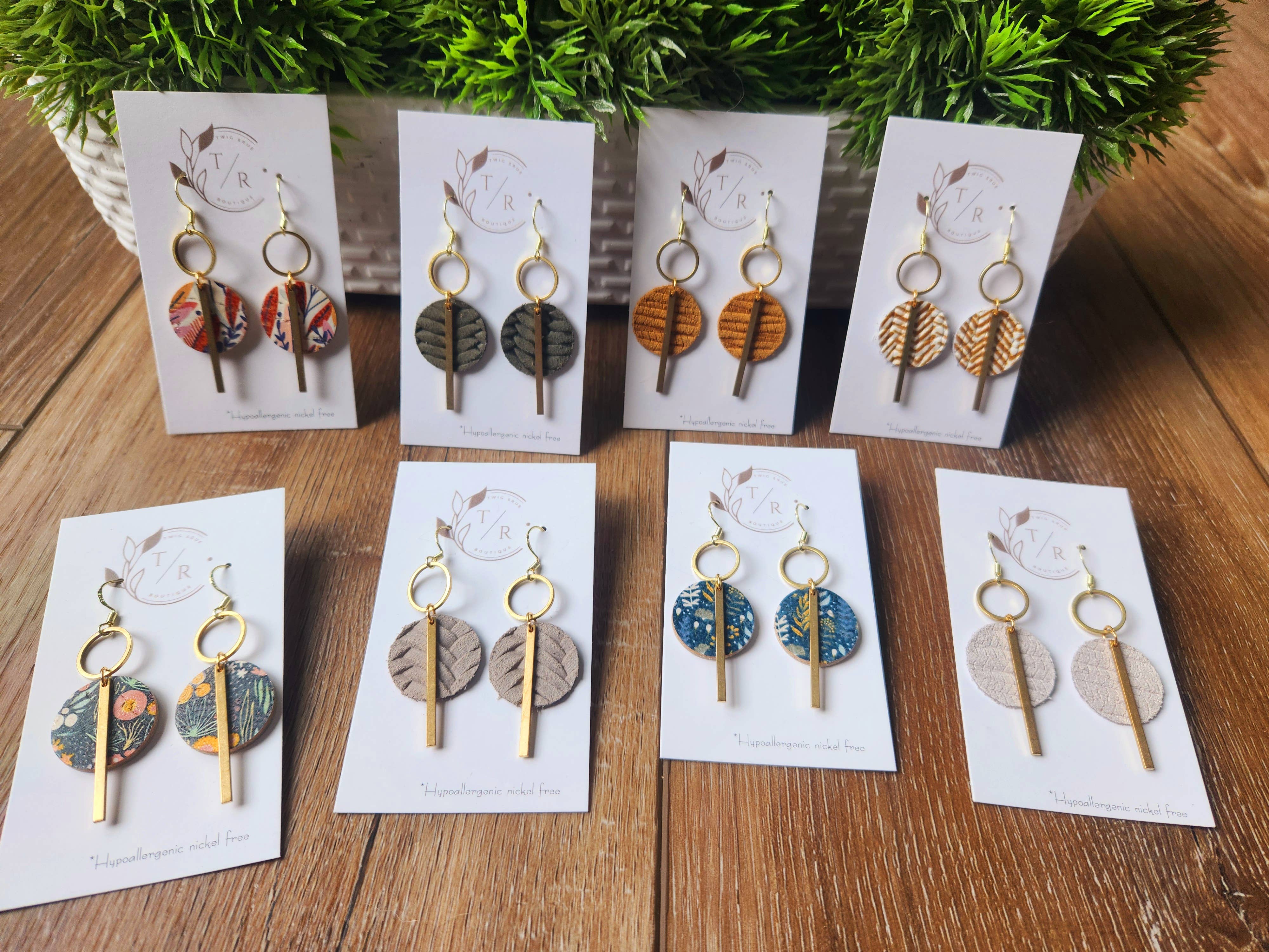 Twig & Rue boutique - Vente Boucles d'oreilles pendantes - mini-Jude | Boucles d’oreilles en cuir véritable, nouvelles couleurs1