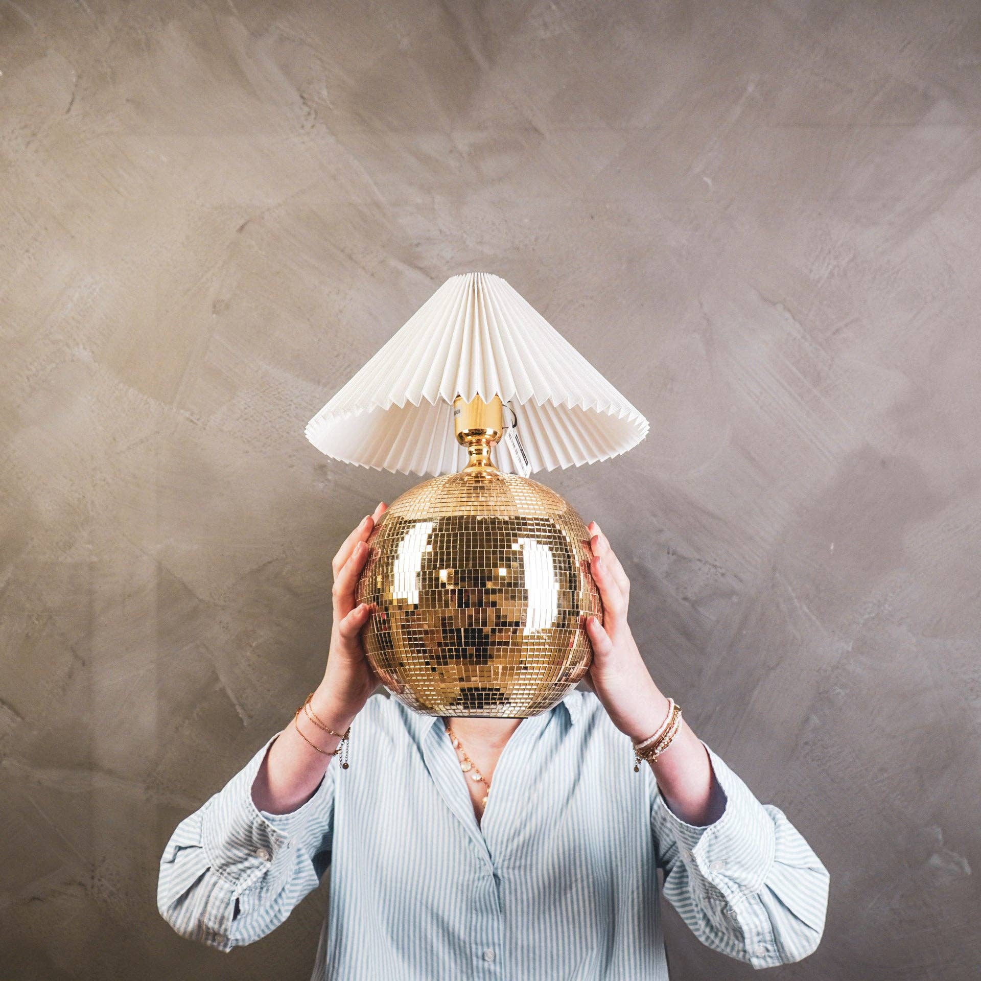 Housevitamin bv - Wholesale Accent/Desk Lamp - Lamp - Table Lamp Disco ball - Glass -Gold - 20x20x20cm5