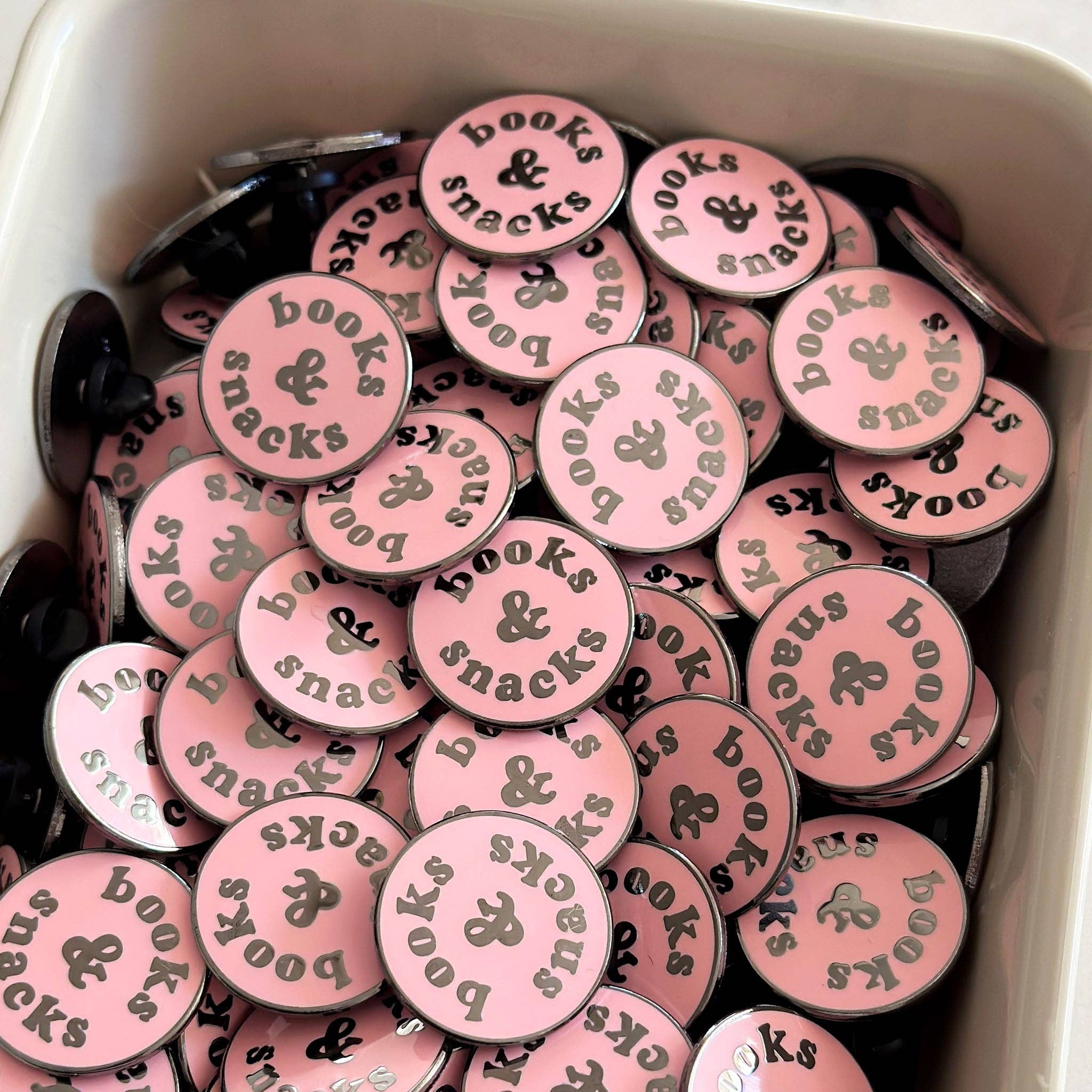 Alphabet Bags - Wholesale Lapel pin/button - Books & Snacks - Pink - Enamel Pin3