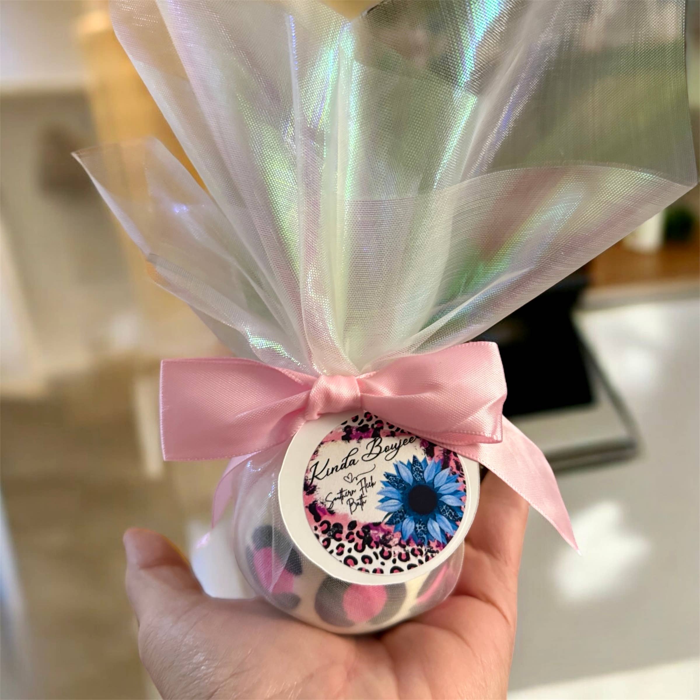 Southern Fleek Bath LLC - Wholesale Bath Bomb/Fizz - Kinda Boujee Round Bath Bomb 1