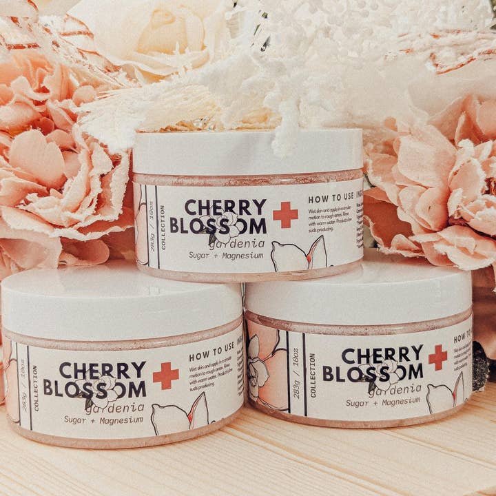 Kirschblüte & Gardenie Zucker-Magnesium-Körperpeeling für den Großhandel von Poppy+Lily