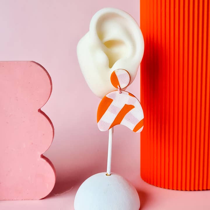 Mono - Vendita all'ingrosso Orecchini pendenti - Orecchini fatti a mano in argilla polimerica a forma organica arancione e rosa.12