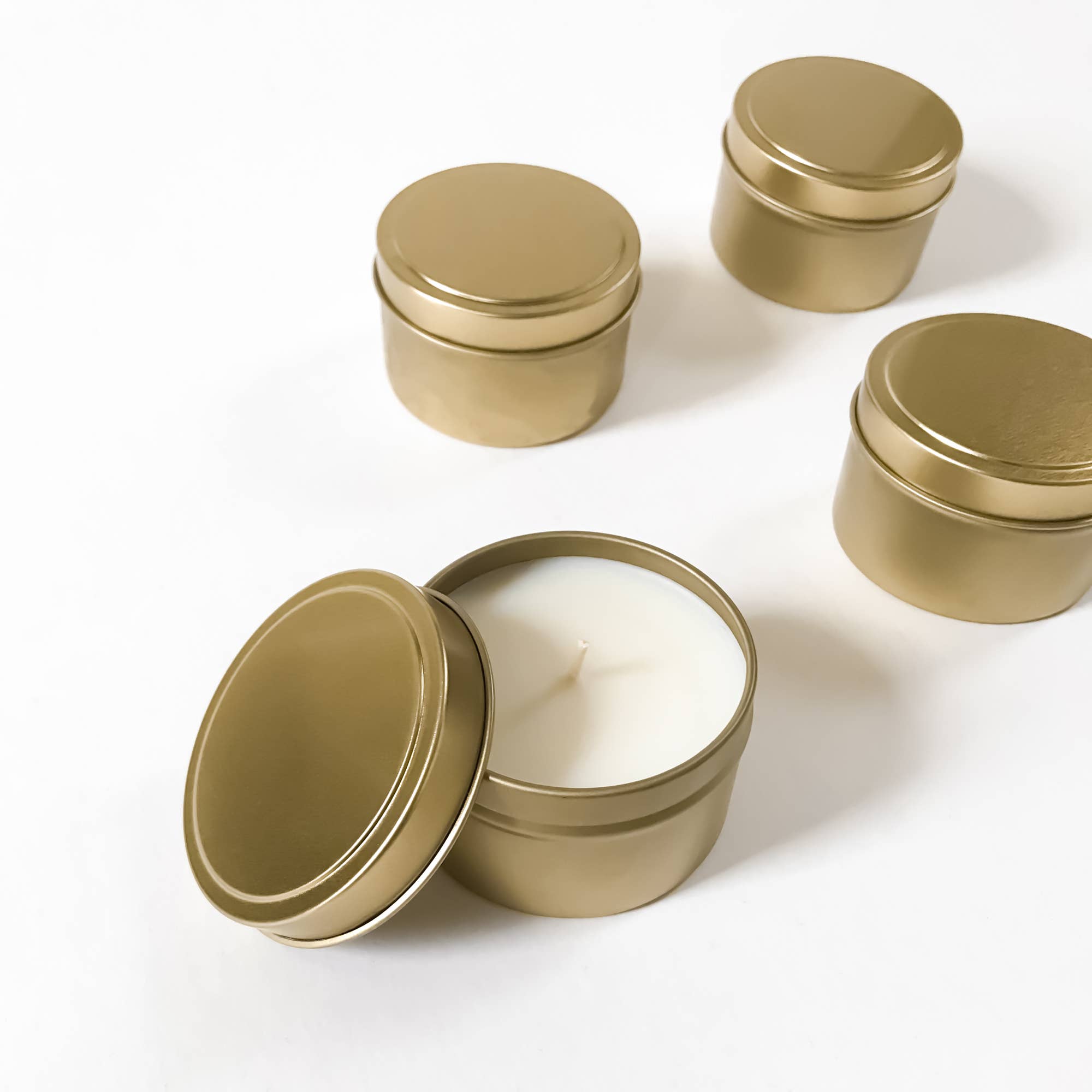 GP Candle Co. – Großhandel Reisekerzen – No Label Gold-Dose-Kerze 4 oz. – 24er-Pack4