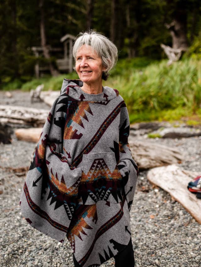 Poncho | CASCADIA para venta al por mayor de Modest Maverick