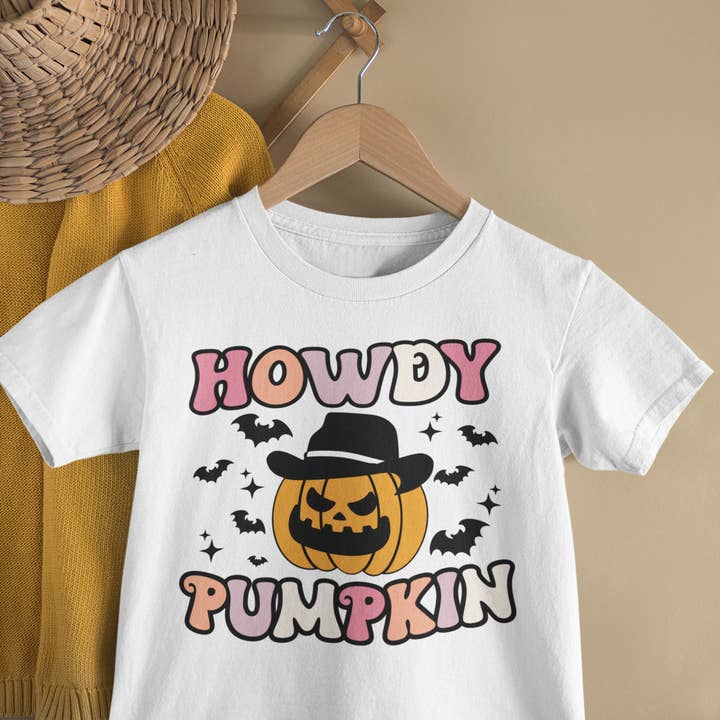 Howdy Pumpa Halloween T-shirt för wholesale av Pecan Creek Designs