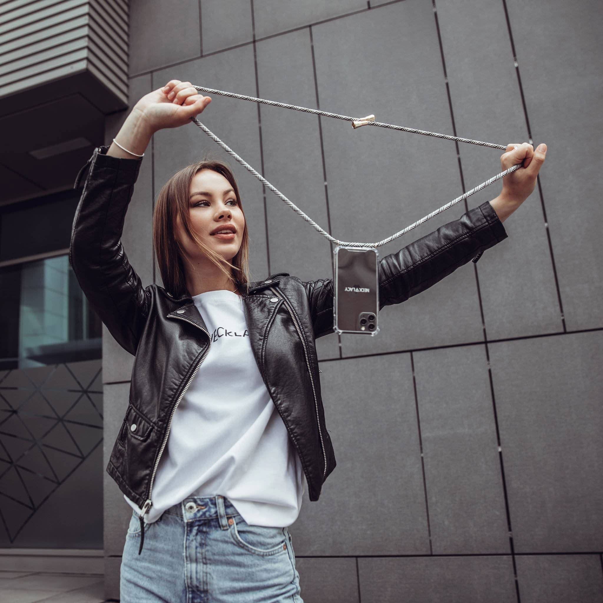 NECKLACY – Großhandel Handyhüllen-Band – NECKLACY - The Phone Necklace - Handykette "DOMINO SWIRL"1