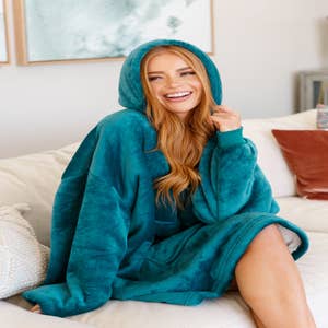 Purchase Wholesale hoodie blanket. Free Returns & Net 60 Terms on Faire