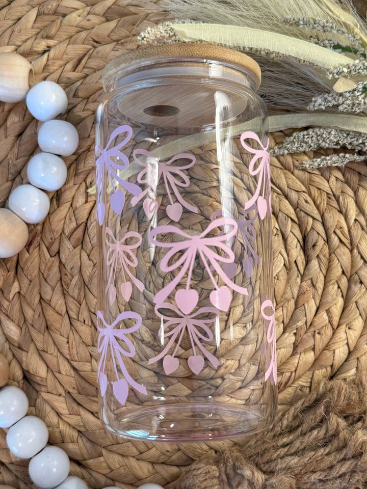 Tazza di vetro con fiocchi di ciliegia rosa per la vendita all'ingrosso da parte di Soyer Designs & Co