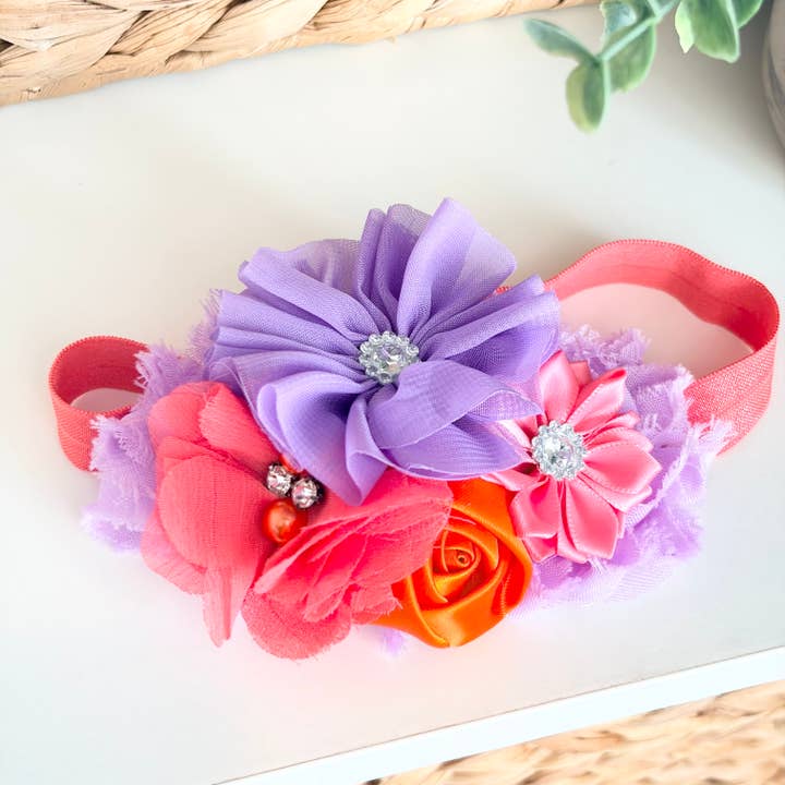 Bandeau violet pour bébé, bandeau corail shabby chic, nœuds pour bébé pour la vente par Jazy and Eve