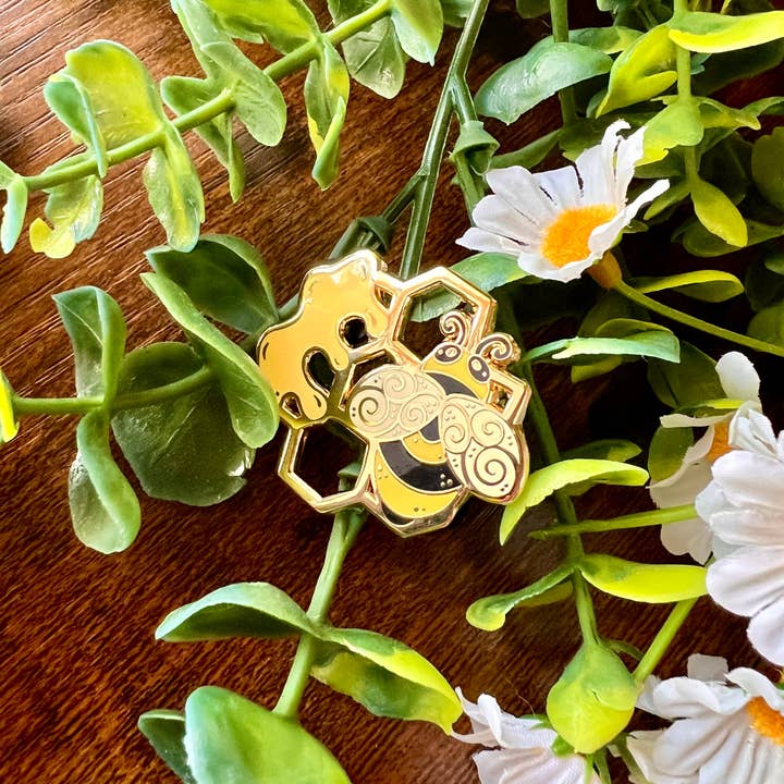 SwirliNyx – wholesale Lapel pin/button – Honey Bee Enamel Pin7