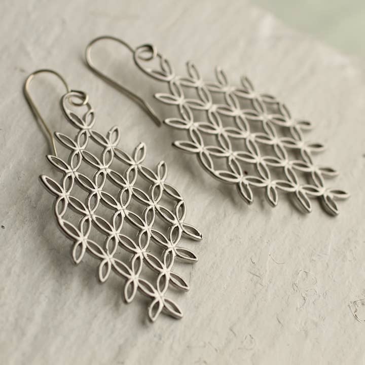 Brincos Boémios de Renda Prateada por atacado de Silk Purse, Sow's Ear