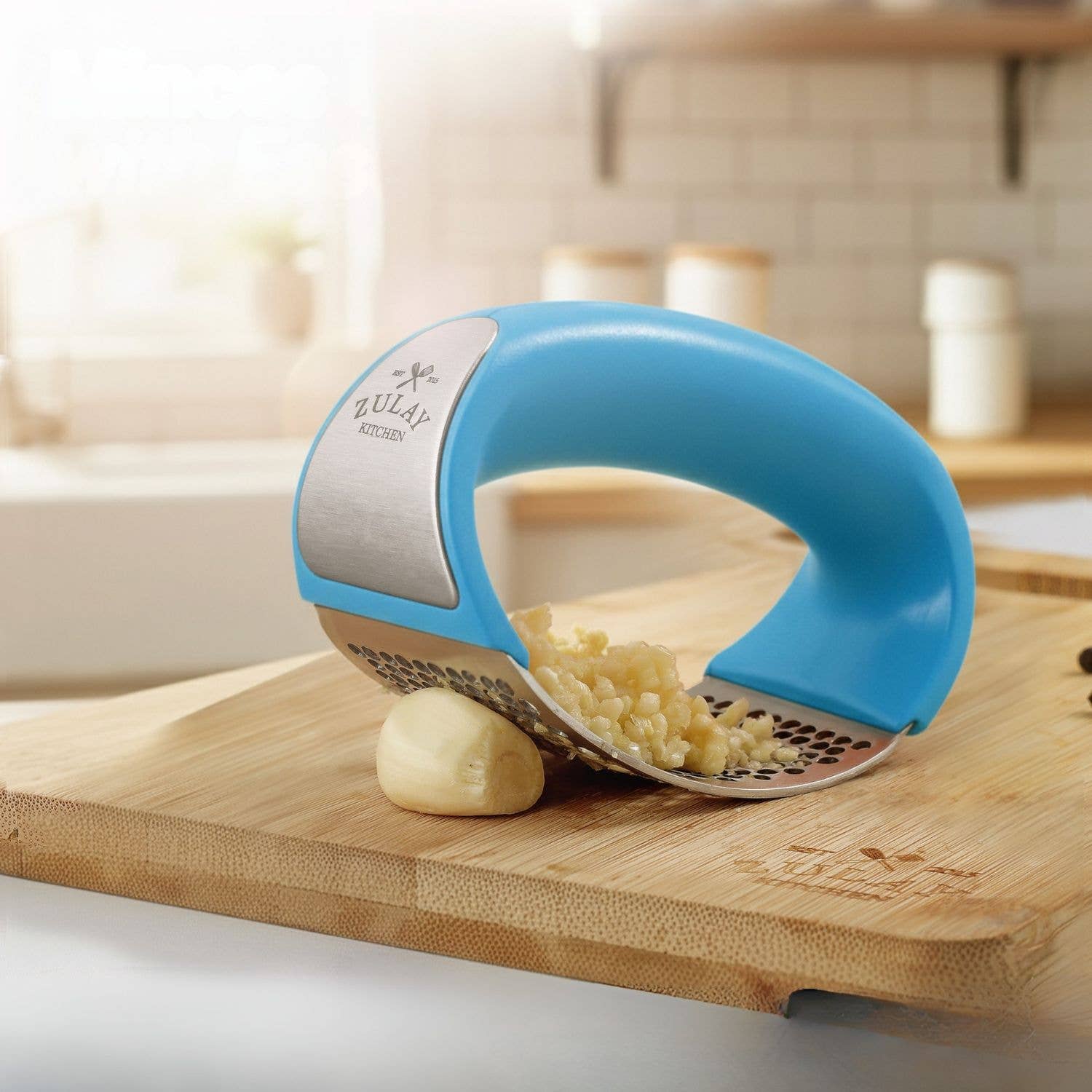 Zulay Kitchen – wholesale Kitchen tool/gadget – Garlic Press Rocker With Silicone Peeler & Scraper Set8