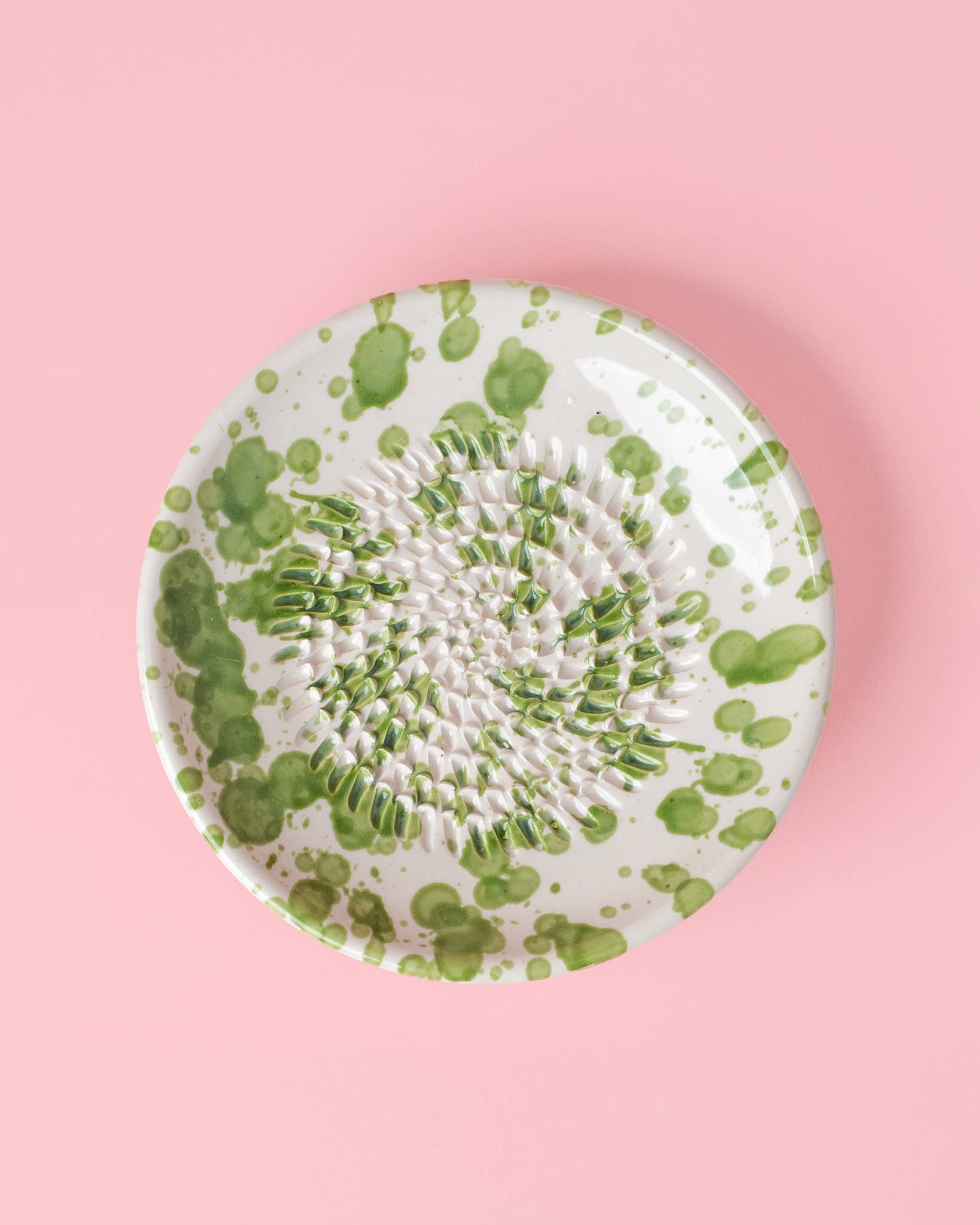 Alfar Tierra Cocida – wholesale Rivjärn – Liten keramiktallrik vitlöksskalare / Mossa