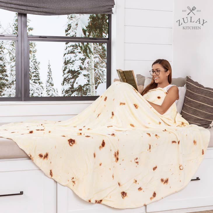 Zulay Kitchen Novelty Premium Soft Flannel Big Pizza Blanket