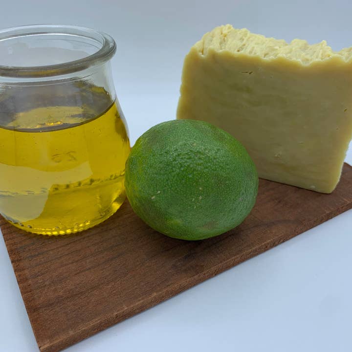 Savon aux agrumes et bergamote pour la vente par WE Soap