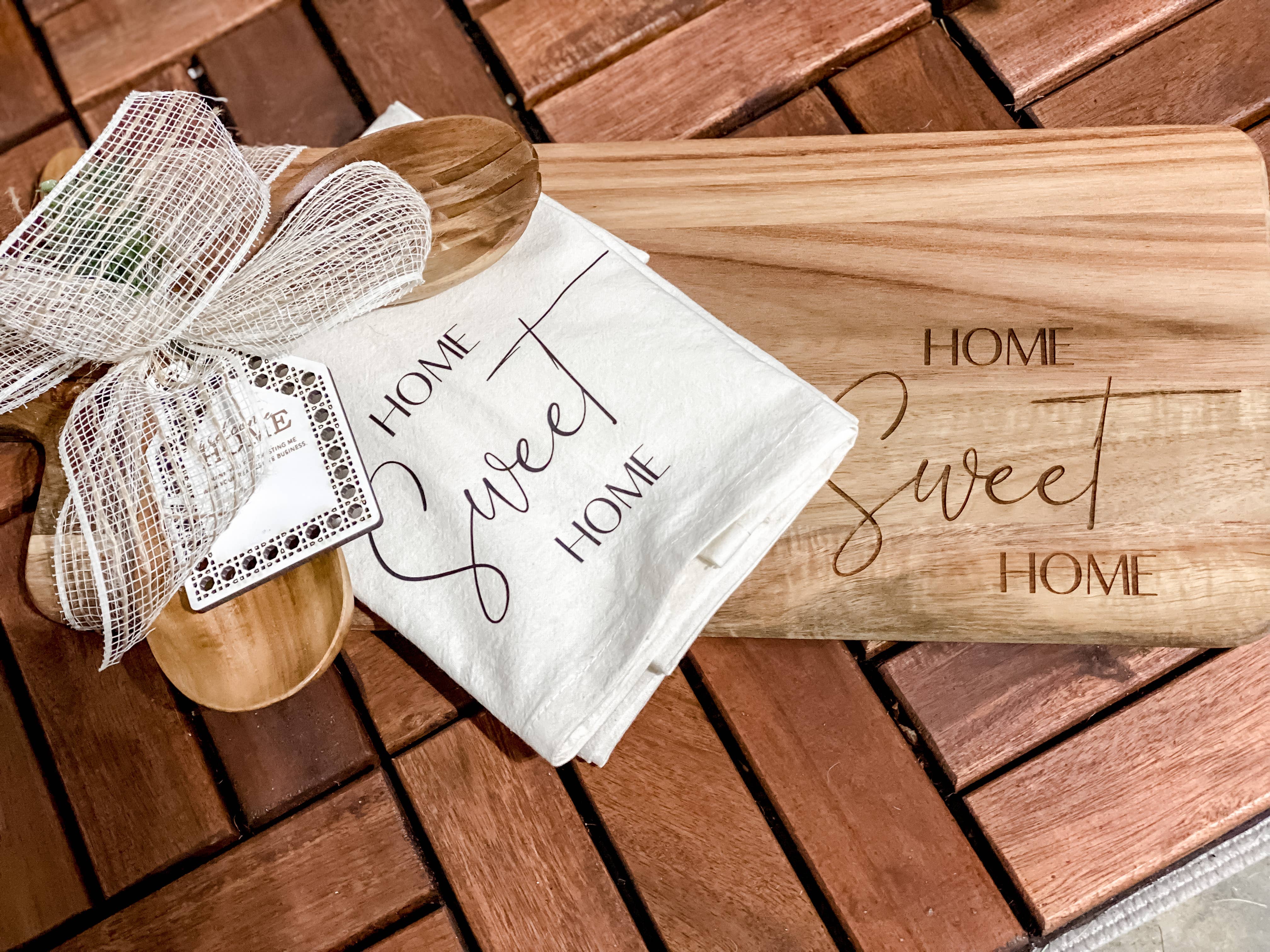 Theba Handmade - Wholesale Cheese Board - Home Sweet Home Acacia Board Gift Set2