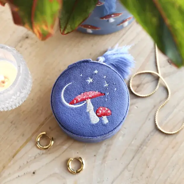 Lisa Angel - Vente Boîte/rangement à bijoux - Mini étui à bijoux de voyage rond en velours Moonrise, bleu3