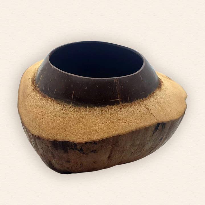 VIE - Wholesale Decorative plate/dish/bowl - Coconut Bowl, Round Shell with Coconut Husk, 22-25cm Length1