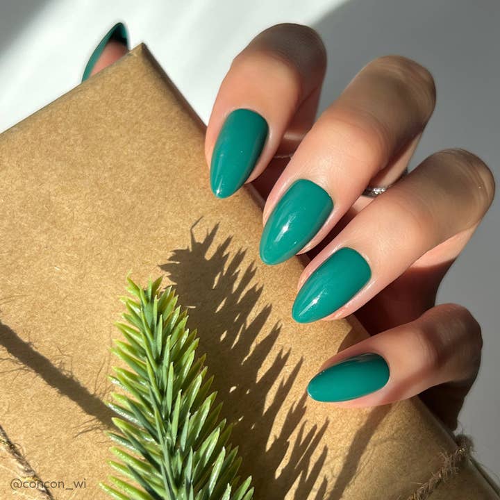 Glamnetic - Wholesale Press-On/Fake Nails - Emerald Green Press-On Nails | Short Almond |Solid | Holiday
