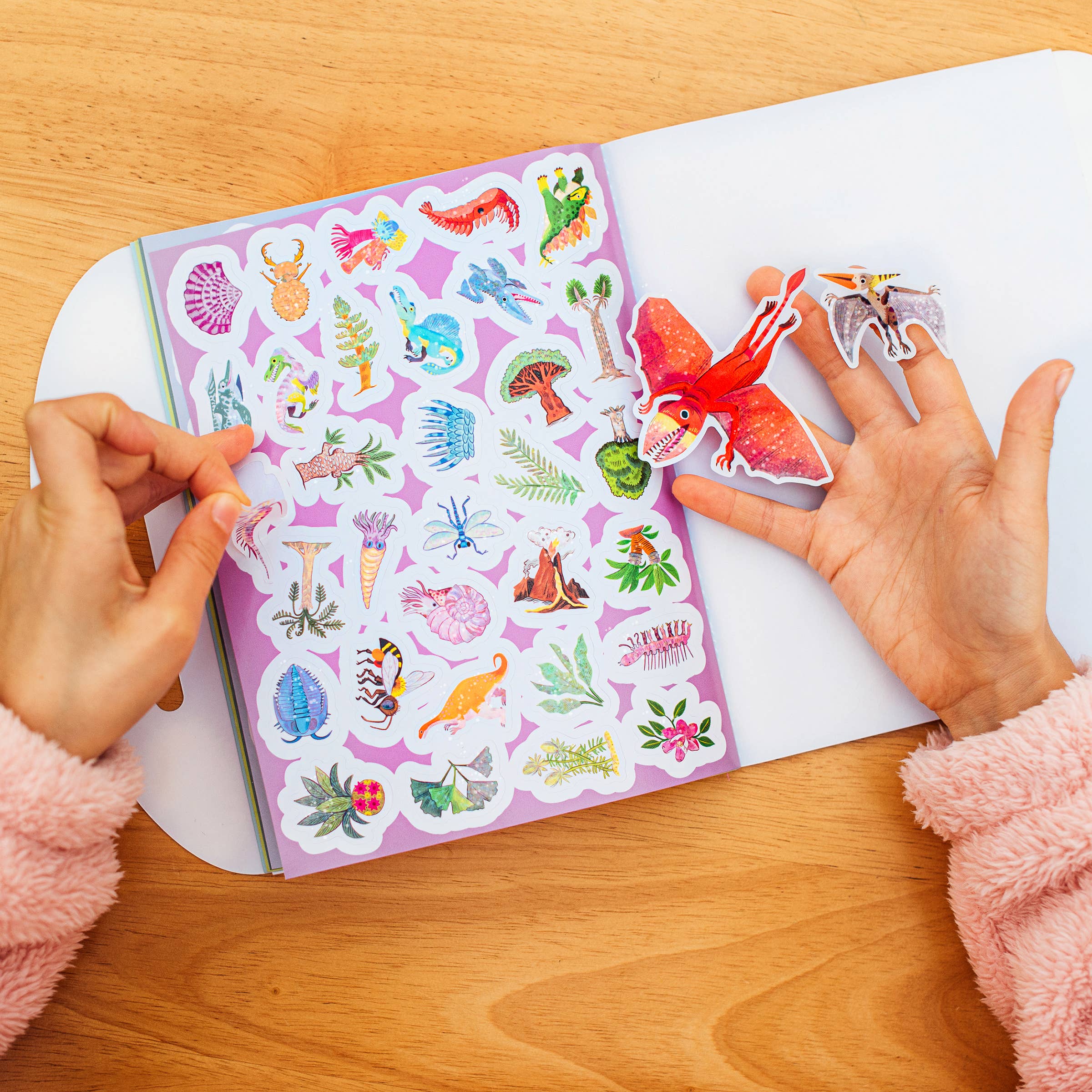 eeBoo - Wholesale Sticker - Kids & Baby - Dinosaurs Shiny Stickers3