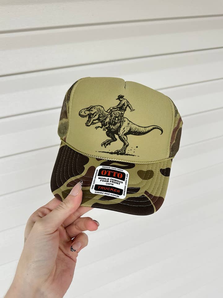 Dino Cowboy Truckerkeps (Flera färgalternativ) för wholesale av Gunpowder and Glam Boutique