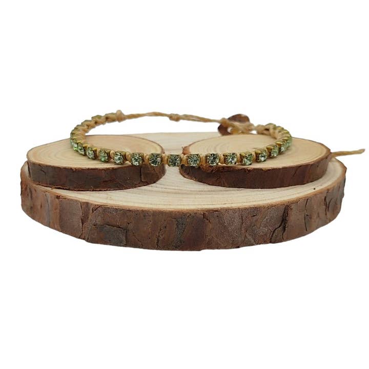 Petits bracelets en chaîne de cristal - Chrysolite pour la vente par QUÉ MÁS JEWELS