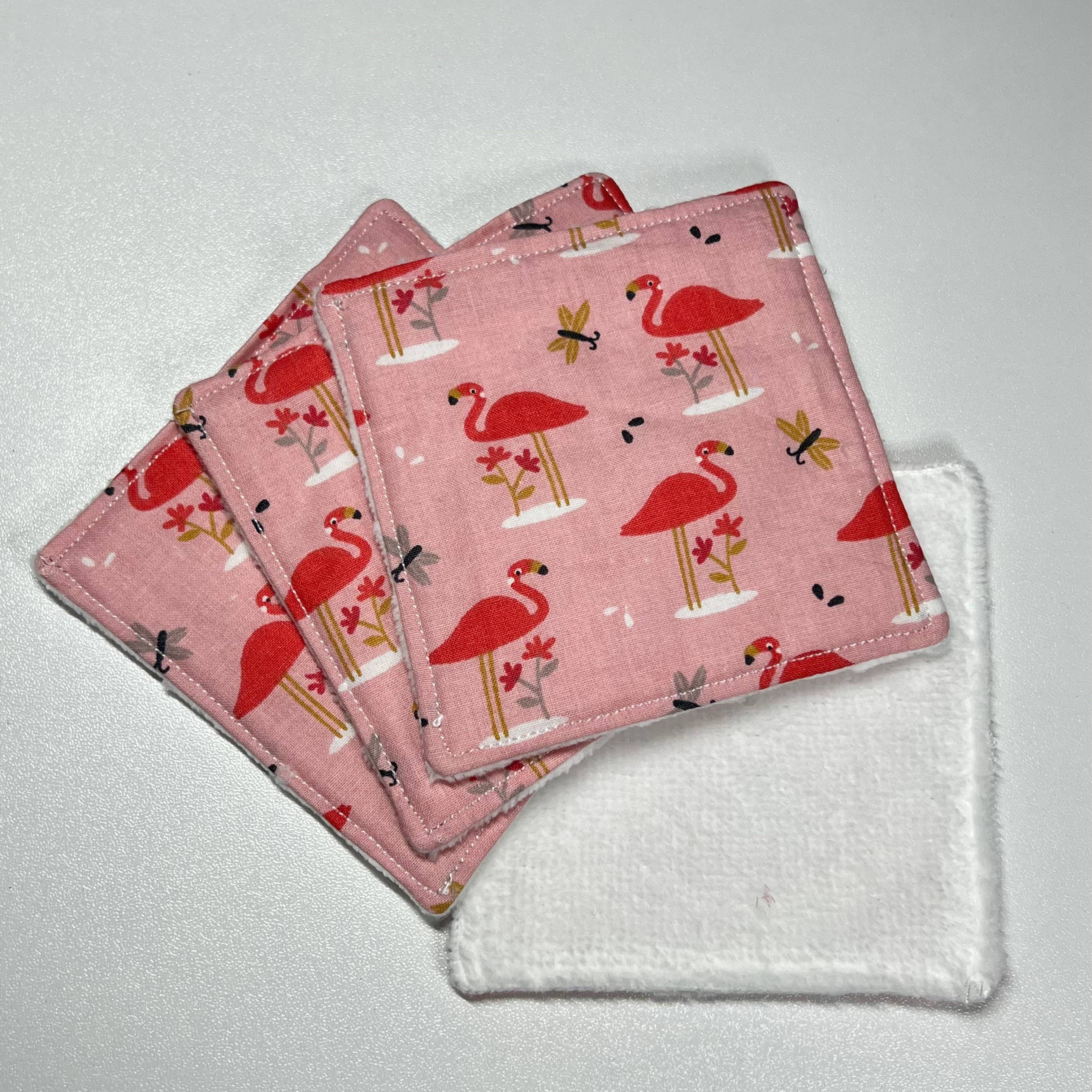 Meli beauty - Wholesale Makeup Remover - Washable wipe with pink flamingos print on salmon background2