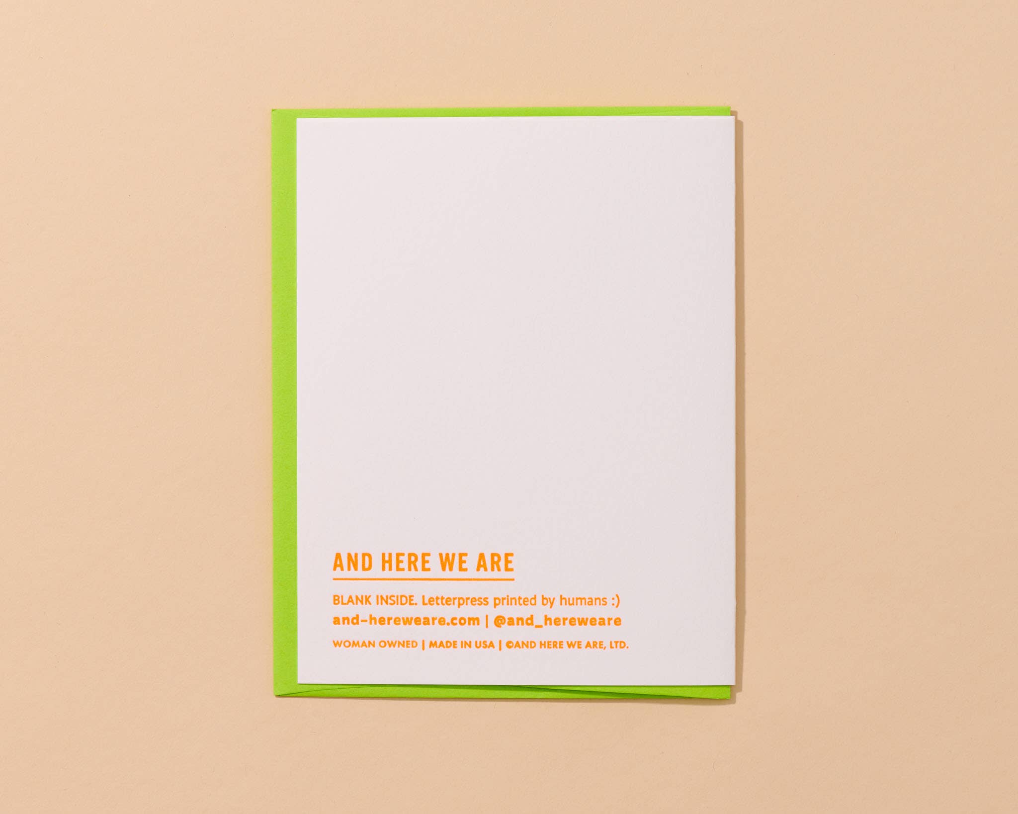 And Here We Are – postal de parabéns por atacado – Cartão de Cumprimentos Letterpress de Aniversário Mais Fresco/Mais Quente - Feito nos EUA2