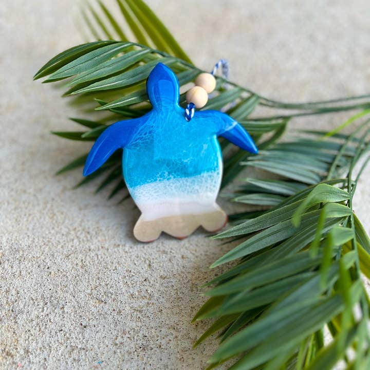 NMinnick Designs - Wholesale Ornament - Sea Turtle Ocean Resin Ornament1