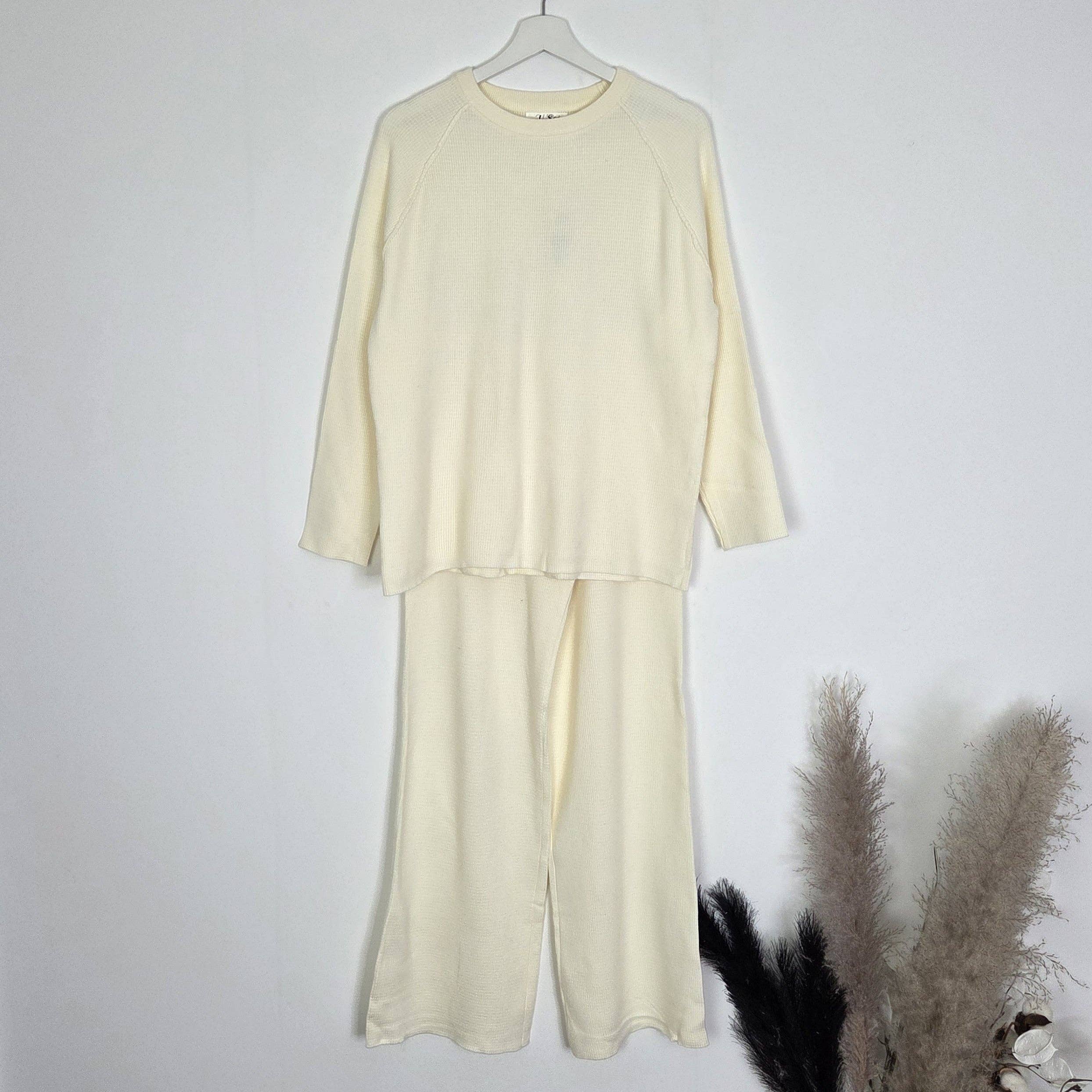 Tempest Designs – wholesale Top & pants set (NOT Loungewear) – Women's – Polyamide mix cosy and classic plain knitted Co-Ord2