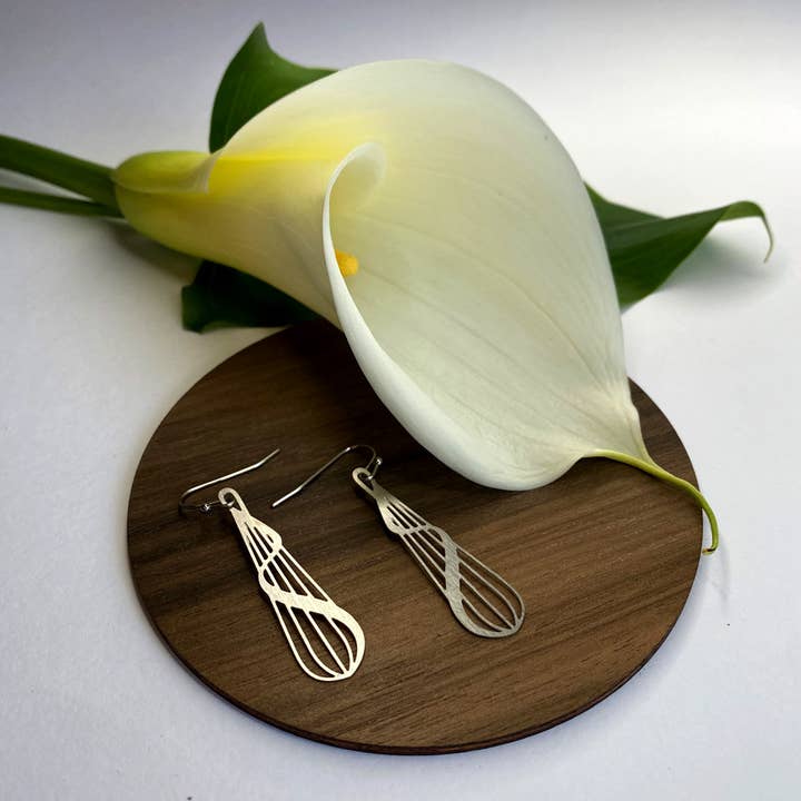 Go Do Good - Wholesale Dangle earrings - Calla Lily Silver Dangle Earrings3